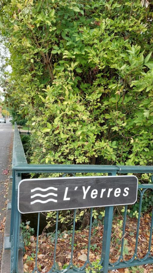 Chalet Fleuve Avec Parking-Barbecue Yerres Εξωτερικό φωτογραφία